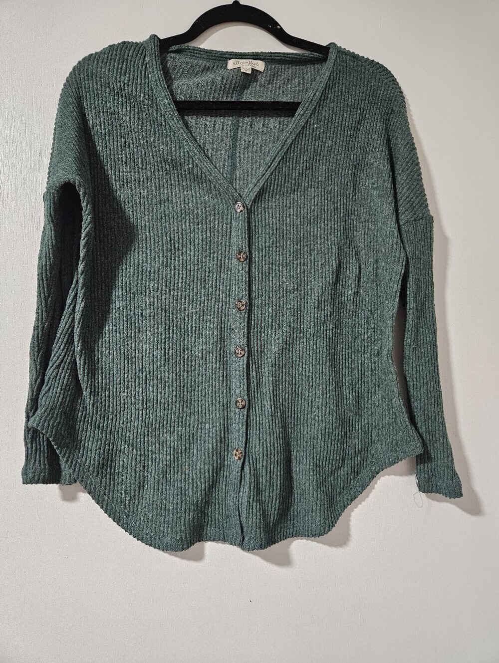 Ultra Flirt Green Ribbed V-Neck Button-Front Long Sleeve Top Size Medium